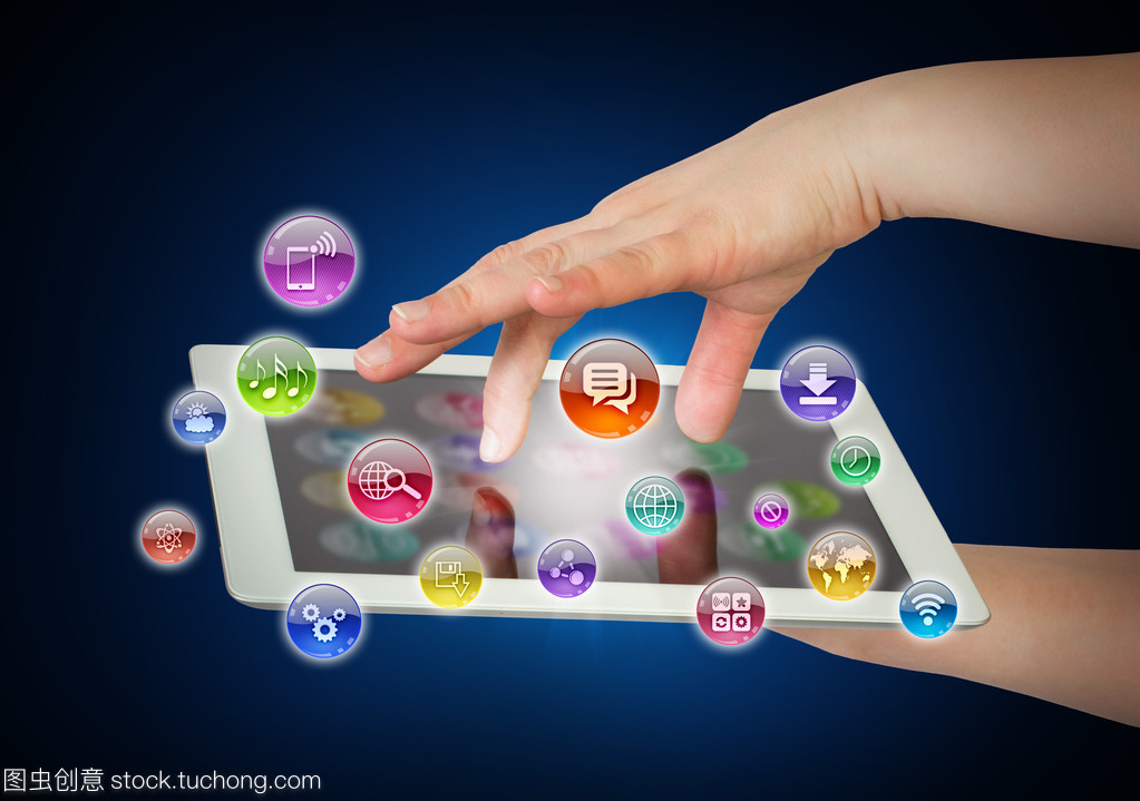 手牵平板电脑 软件开发的新趋势与挑战